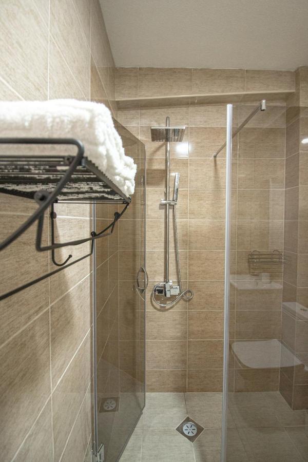 גבגלייה Oasis Apartments מראה חיצוני תמונה